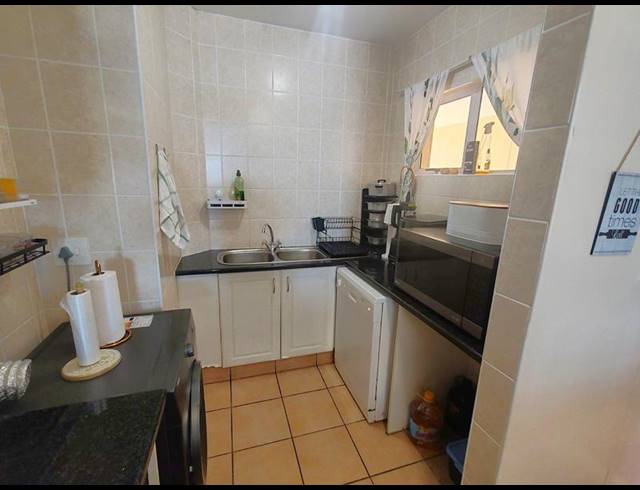 3 BEDROOM PROPERTY TO RENT IN LAWRENCE ROCKS